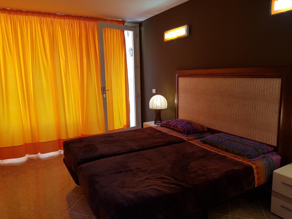 Apartamentos Olympia Playa de las Americas  Exterior photo